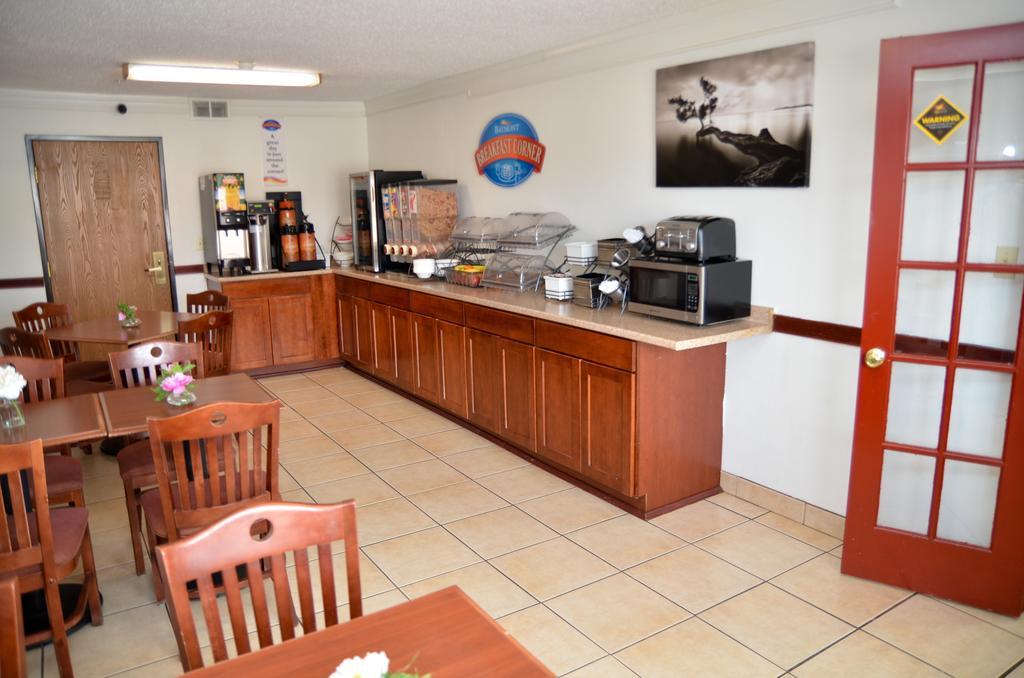 Baymont By Wyndham Port Huron Extérieur photo