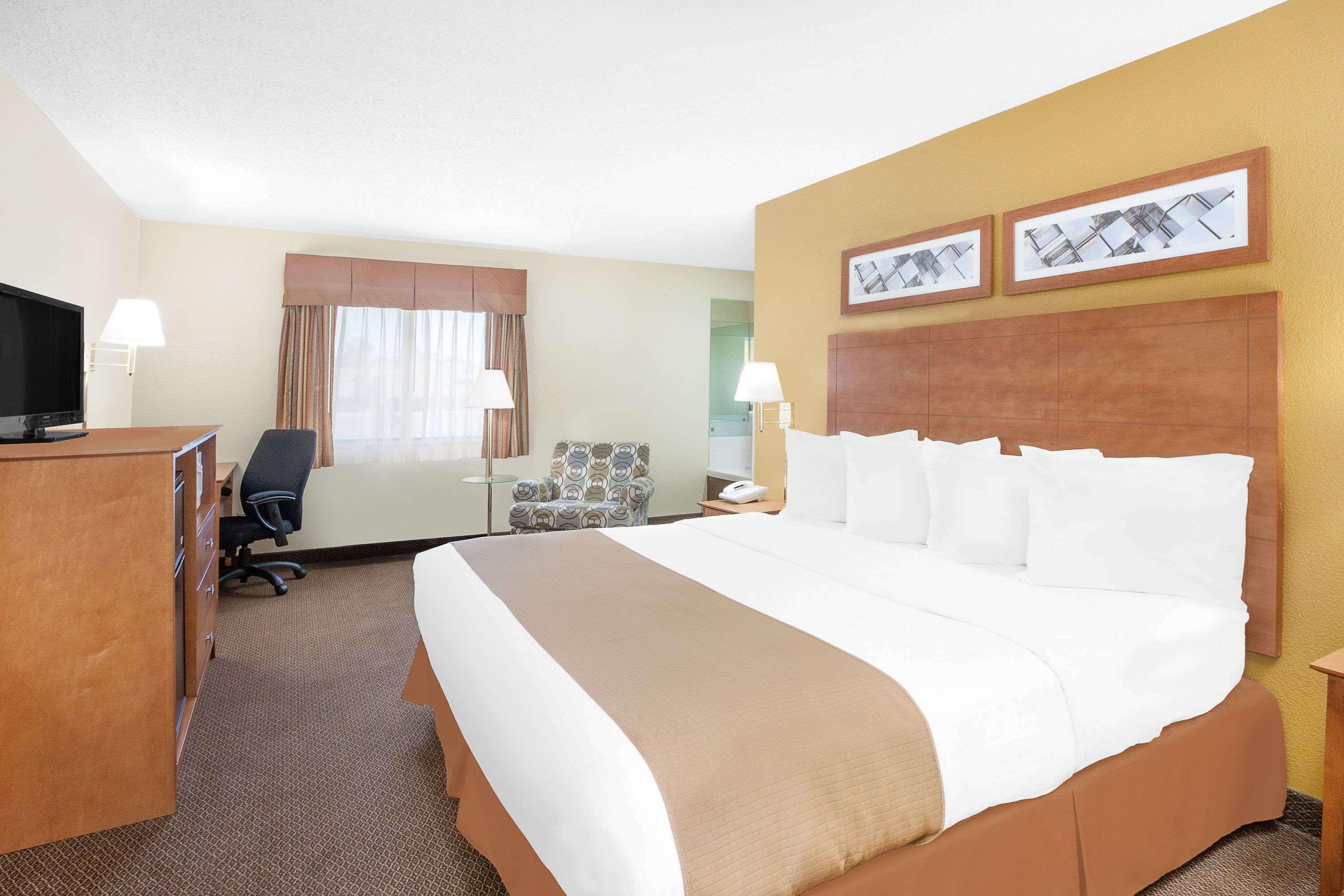 Baymont By Wyndham Port Huron Extérieur photo