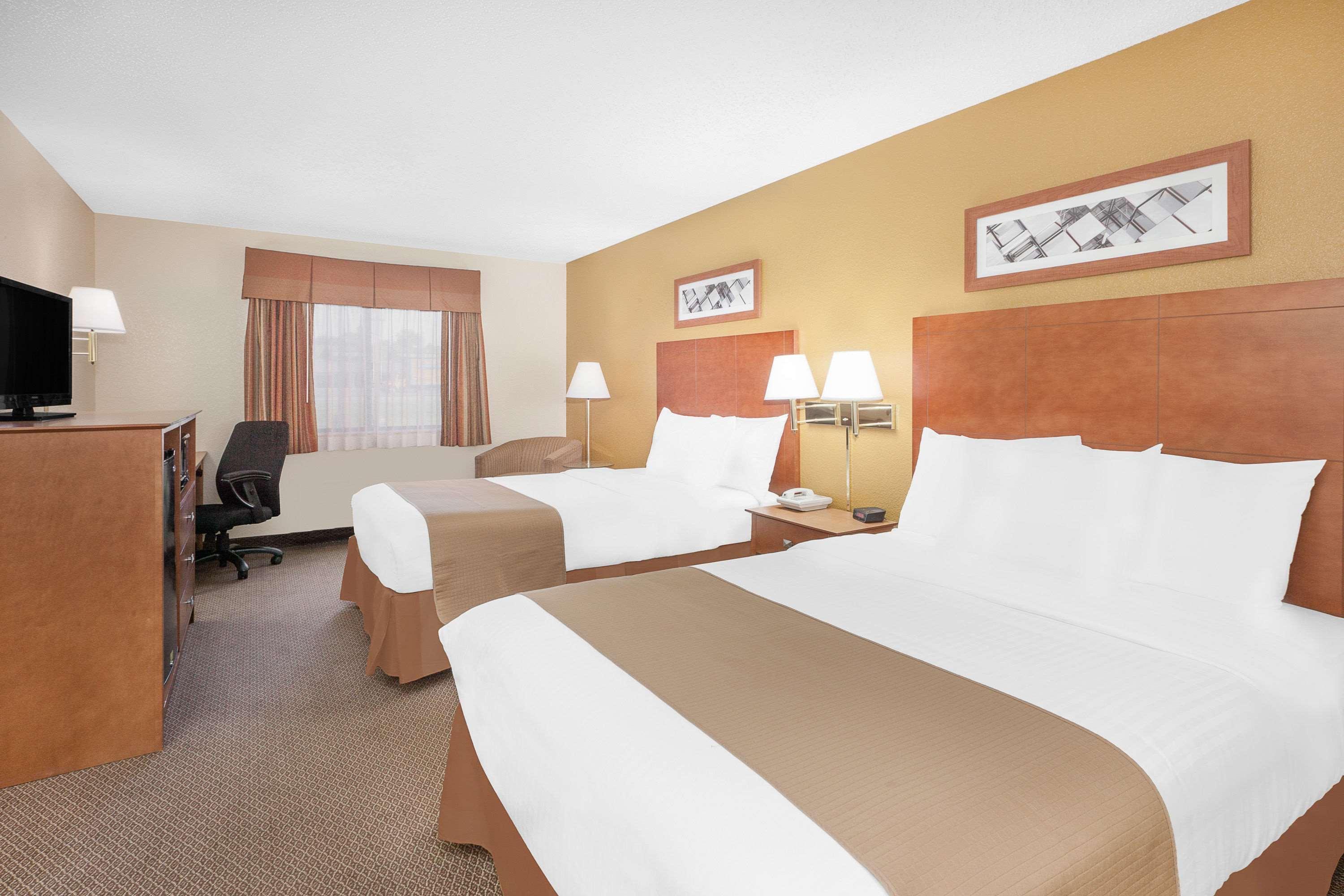 Baymont By Wyndham Port Huron Extérieur photo