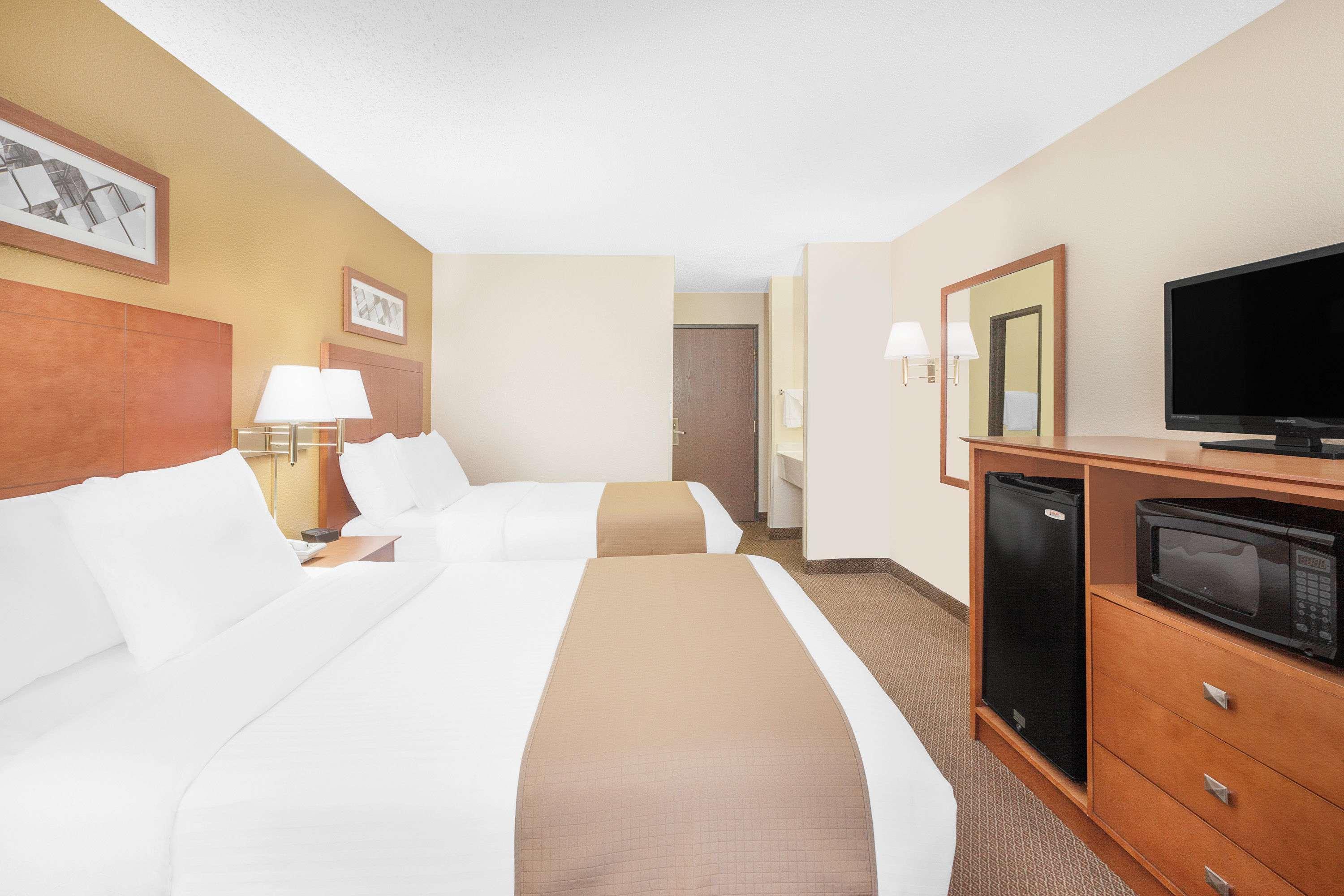 Baymont By Wyndham Port Huron Extérieur photo