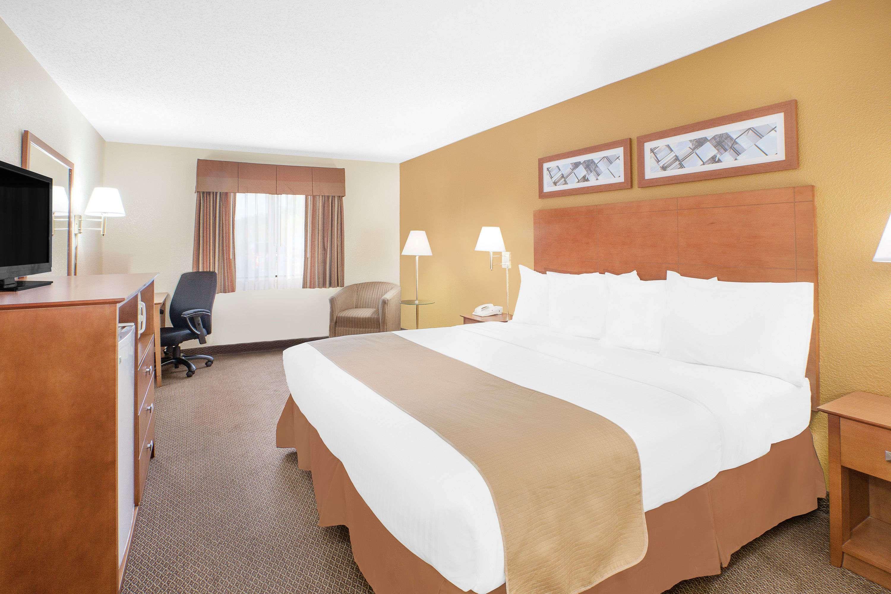 Baymont By Wyndham Port Huron Extérieur photo