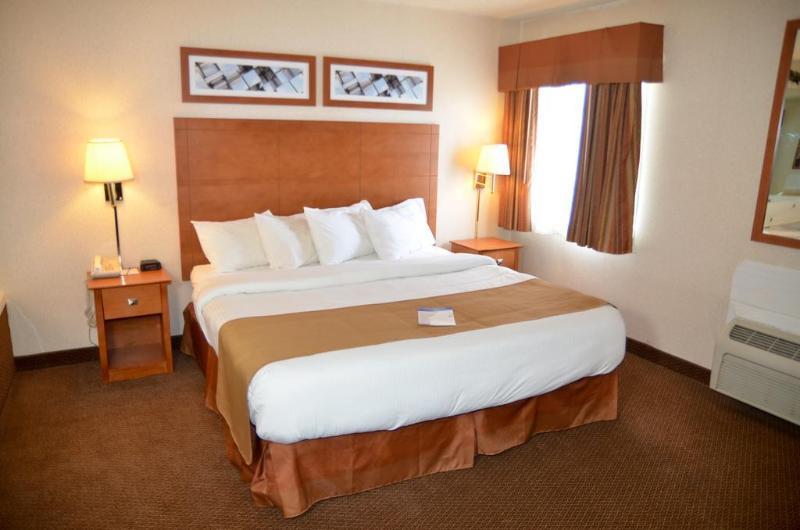 Baymont By Wyndham Port Huron Extérieur photo
