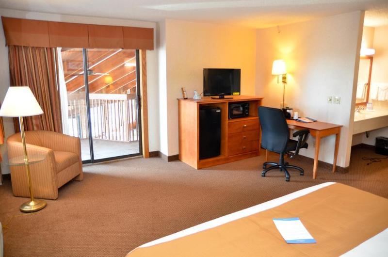 Baymont By Wyndham Port Huron Extérieur photo